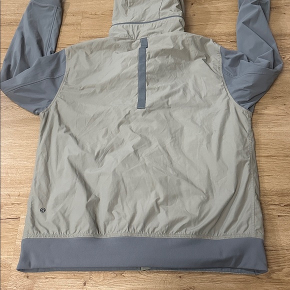 Lululemon jacket size XL men’s - Picture 4 of 5
